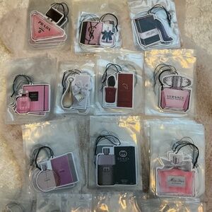 ROXYS BUNDLE DEAL 2 WINTER FASHION SCARFS AND BUNDLE OF CAR FRESHIES